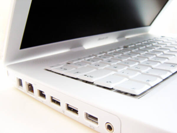 Nowy notebook Apple MacBook White już w sprzedaży!