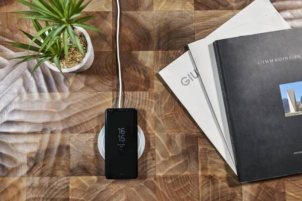 PURO Ultra Compact Wireless Charging Station QI 