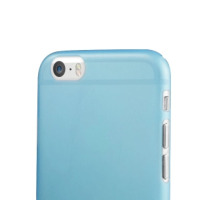 Niebieskie etui Pinlo Slice 3 do iPhone 6 lub 6s, widok na tylną część obudowy z wycięciem na aparat, lampę błyskową oraz przyciski głośności na boku.