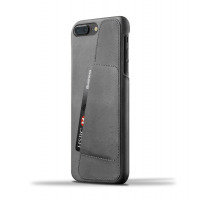 Szare skórzane etui Mujjo Wallet do iPhone 7/8 Plus z widoczną kieszenią na kartę płatniczą HSBC Business, ujęcie pod kątem na wyspę aparatów.