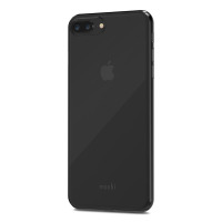 Czarne etui Moshi SuperSkin na iPhone 7/8 Plus, widok na tył urządzenia z wycięciem na podwójny aparat, lampę błyskową oraz logo marki u dołu obudowy.