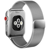 Srebrny pasek Tech-Protect Milaneseband z magnetycznym zapięciem zamontowany do koperty Apple Watch, widok od strony czujników tętna i czerwonej koronki.