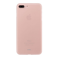 Przezroczyste etui JCPAL nałożone na różowy iPhone 7/8 Plus, widok na tylny panel z charakterystyczną wyspą aparatów oraz logo producenta u dołu obudowy.