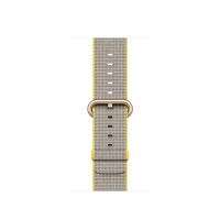 Pasek pleciony nylon Apple do zegarka Apple Watch w kolorze szarym z żółtymi krawędziami, widoczna metalowa sprzączka w odcieniu złota oraz otwory na zapięcie.