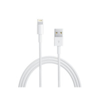 Biały przewód Apple Lightning do USB z widocznymi końcówkami złącz, przeznaczony do ładowania oraz synchronizacji danych urządzeń iPhone oraz iPad.