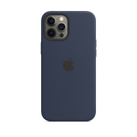 Granatowe etui silikonowe Apple z MagSafe do iPhone 12 Pro Max, widok na plecki z charakterystyczną wyspą aparatów oraz centralnie umieszczonym logo Apple.