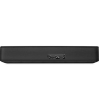 Czarny dysk zewnętrzny Seagate Expansion, widok na boczny panel z umieszczonym centralnie portem USB typu Micro-B do podłączenia przewodu transmisyjnego.