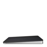 Apple Magic Trackpad w kolorze czarnym, widok z profilu prezentujący smukły, klinowaty kształt urządzenia oraz gładką powierzchnię dotykową Multi-Touch.