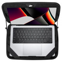 Czarne etui Spigen Rugged Armor Pouch PRO z otwartym MacBookiem Pro 14 cali, widok z góry na klawiaturę, gładzik oraz ekran z kolorową tapetą Apple.