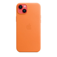 Pomarańczowe skórzane etui Apple do iPhone 14 Plus z widoczną wyspą aparatów w kontrastowym kolorze oraz wytłoczonym logo Apple na środku tylnej ścianki.