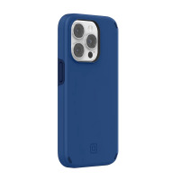Granatowe etui Incipio Duo do iPhone 14 Pro Max w kolorze Inkwell blue, widok na plecki z wycięciem na potrójny aparat oraz logo producenta na dole.