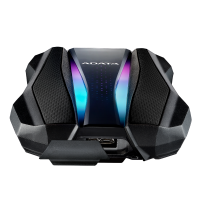 Czarny dysk zewnętrzny ADATA HD770G o geometrycznej obudowie z podświetlanym panelem RGB, widoczny od strony otwartego portu USB z odchyloną zaślepką.