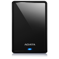 Czarny dysk zewnętrzny ADATA HV620S o błyszczącej powierzchni z widocznym logo producenta oraz świecącą na niebiesko diodą sygnalizacyjną w dolnej części.