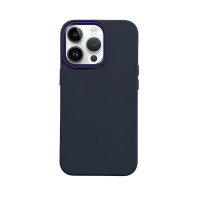 Granatowe etui magnetyczne Crong Color Cover LUX do iPhone 15 Pro, widok na plecki z wycięciem na wyspę aparatów i subtelnym logo producenta na dole.