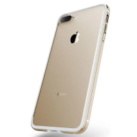 Złote etui X-Doria Defense Edge do iPhone 7 Plus z białą ramką ochronną, ukazujące tył urządzenia z wyeksponowaną wyspą aparatów oraz logo Apple.