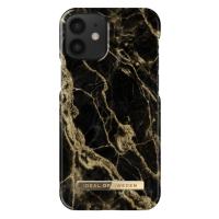 Etui iDeal of Sweden Golden Smoke Marble do iPhone 12 mini z czarno-złotym wzorem marmuru, widoczna wyspa aparatów oraz metalowa tabliczka z logo marki.