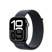 Apple Watch Series 10 46mm w kolorze onyks z atramentową opaską sportową, widoczny pod kątem z włączonym wyświetlaczem pokazującym godzinę 10:09.