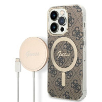 Etui Guess 4G Gold Brown do iPhone 14 Pro z wzorem logotypów oraz magnetyczna ładowarka bezprzewodowa z napisem Guess, widok na tył urządzenia i akcesorium.