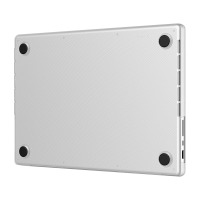 Przezroczysta obudowa Incase Hardshell Case do MacBook Pro 16 2021, widok od spodu z czterema czarnymi nóżkami, wycięciami na porty oraz otworami