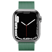 Srebrny Apple Watch z zielonym paskiem Crong Milano Steel z plecionej stali nierdzewnej, widok z przodu na tarczę zegarka z cyframi w stylu serii 7.