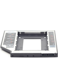 Adapter HDD ramka 5,25 na 2,5 slim do laptopa z widocznym złączem SATA, instrukcją montażu na obudowie oraz pustym miejscem na dysk wewnątrz czarnej