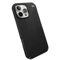 Czarne etui Speck Presidio2 Grip MagSafe do iPhone 16 Pro Max z charakterystyczną żebrowaną teksturą, widok na tył urządzenia z potrójnym aparatem.