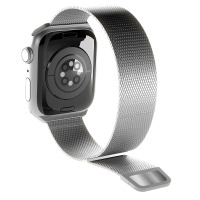 Srebrny pasek Puro Milanese do Apple Watch 44-46mm z metalową siatką i magnetycznym zapięciem, ukazujący tył koperty zegarka z czujnikami tętna.