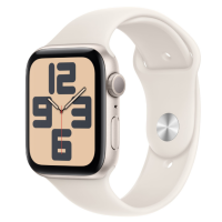 Apple Watch SE2 44mm w kolorze księżycowej poświaty z dopasowanym paskiem sportowym, widok z boku na kopertę z cyfrową tarczą zegara i przyciskiem bocznym.