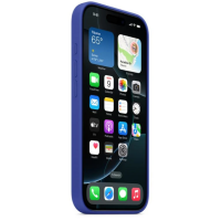 Silikonowe etui Apple w kolorze ultramaryna na iPhone 16 Pro, widok z boku prezentujący przyciski oraz ekran z aktywnym interfejsem iOS i widżetami pogody.