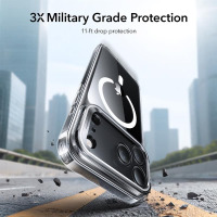 Przezroczyste etui ESR Classic Hybrid MagSafe do iPhone 17 Pro Max na tle miasta z napisem 3X Military Grade Protection oraz informacją o 11-ft drop.