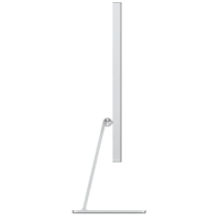 Monitor Apple Studio Display 27 cali 5K ze standardowym szkłem, widok z profilu prezentujący smukłą konstrukcję obudowy oraz regulowaną podstawę urządzenia.