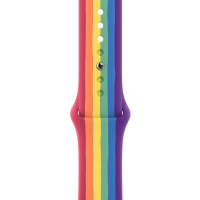 Silikonowy pasek Apple Pride Edition do Apple Watch z pionowymi pasami w kolorach tęczy, widoczne zapięcie typu pin oraz otwory do regulacji długości.