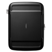 Czarna torba Spigen Rugged Armor Pouch Pro do laptopów 15-16 cali o teksturowanej powierzchni z widocznym logo producenta i metalowym zamkiem błyskawicznym.