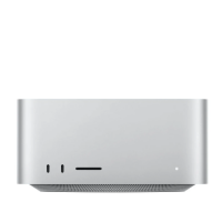 Srebrny komputer Apple Mac Studio z widocznym przednim panelem, dwoma portami USB-C, czytnikiem kart SD oraz diodą stanu na gładkiej, minimalistycznej obudowie.