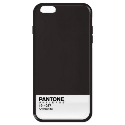 Czarne etui Case Scenario Pantone Universe do iPhone 6 Plus i 6s Plus z widocznym nadrukiem próbnika kolorów Pantone 19-4037 Anthracite w dolnej części.