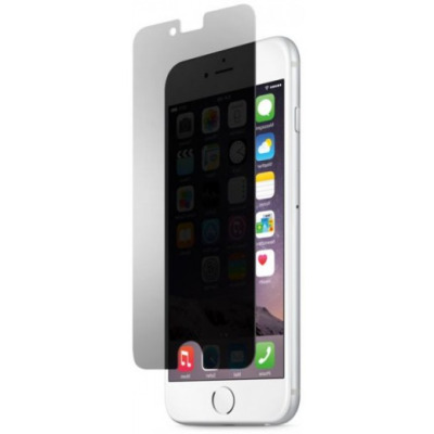 Folia prywatyzująca iLuv do iPhone 6/6s Plus uniesiona nad ekranem smartfona, ukazująca przyciemniającą strukturę filtra chroniącą prywatność wyświetlacza.