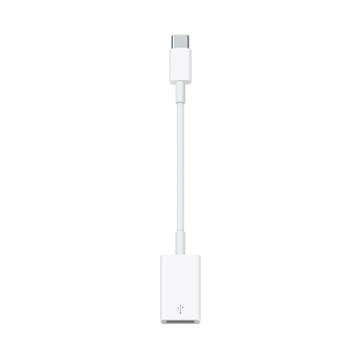 Biała przejściówka Apple z USB-C na USB z krótkim przewodem, widoczna od frontu z wyraźnym symbolem standardu USB na obudowie złącza żeńskiego.