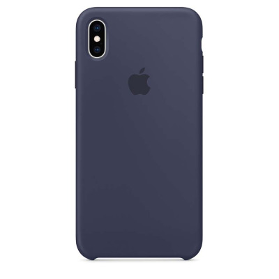 Silikonowe etui Apple w kolorze nocnego błękitu do iPhone Xs Max, widok na tylną część obudowy z wycięciem na pionowy podwójny aparat i logo producenta.
