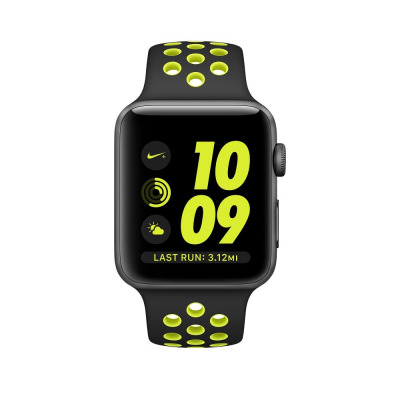 Czarno-zielony pasek TECH-PROTECT Softband do Apple Watch z perforowaną strukturą, założony na kopertę zegarka z tarczą wyświetlającą godzinę 10:09 i dane