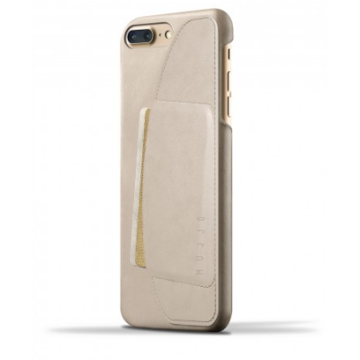 Szampańskie skórzane etui Mujjo z kieszonką na karty do iPhone 7/8 Plus, ukazujące tylny panel z wycięciem na aparat oraz pionowe logo marki.