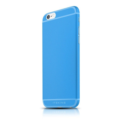 Niebieskie etui ITSKINS ZERO 360 do iPhone 6/6s w widoku izometrycznym, prezentujące wycięcia na aparat, przyciski boczne oraz logo marki na dolnej krawędzi.
