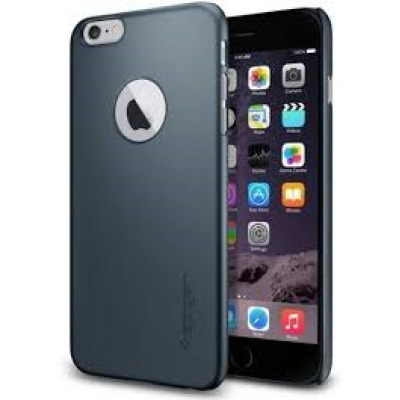 Grafitowe etui Spigen Thin Fit do iPhone 6/6s Plus w widoku izometrycznym, prezentujące smukłą konstrukcję z wycięciem na logo Apple i wyspę aparatów.