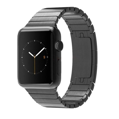 Czarna bransoleta Tech-Protect Linkband do Apple Watch, widoczna na zegarku z tarczą wskazującą godzinę dziewiątą, ukazująca metalowe ogniwa i zapięcie.