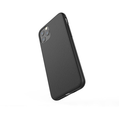 Czarne etui X-Doria Dash Air Leather do iPhone 11 Pro z fakturą skóry, ukazujące profil urządzenia z widoczną wyspą aparatów oraz przyciskami bocznymi.