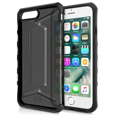 Czarne etui iTskins Octane do iPhone 7 Plus z wzorem plastra miodu na pleckach, zestawione z telefonem Apple z aktywnym ekranem startowym iOS.
