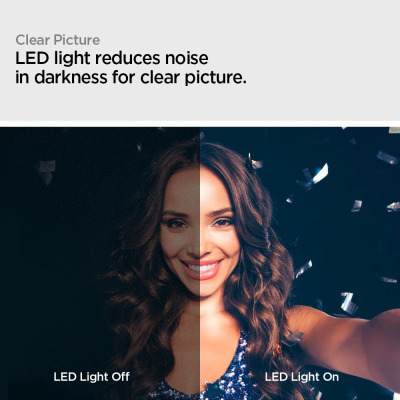 Porównanie działania selfie sticka Spigen S550W LED z włączonym i wyłączonym światłem, ukazujące redukcję szumów i poprawę jakości zdjęcia w ciemności.