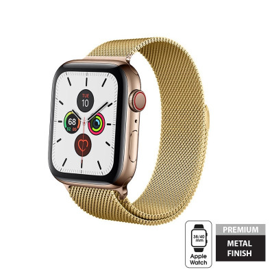 Złoty pasek Crong Milano Steel ze stali nierdzewnej o splocie mediolańskim założony na Apple Watch z kopertą w kolorze złota, widoczna tarcza z datą i ikonami.