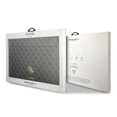 Etui do MacBook Air i Pro 13 Guess 4G Big Metal Logo w czarnym kolorze z charakterystycznym wzorem i złotym logo w opakowaniu prezentowane z dwóch stron.