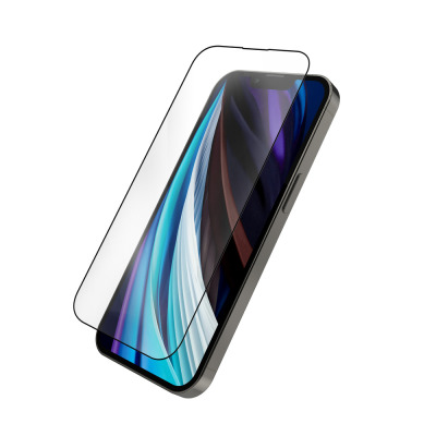 Przezroczyste szkło hartowane JCPAL uniesione nad ekranem smartfona iPhone 14 Plus, ukazujące precyzyjne dopasowanie akcesorium do wyświetlacza urządzenia.