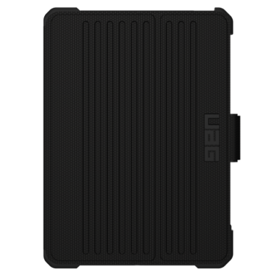 Czarne etui UAG Metropolis do iPad 10. generacji o teksturalnej powierzchni z pionowymi żłobieniami i wyraźnym logo marki na bocznej krawędzi zamkniętej klapki.